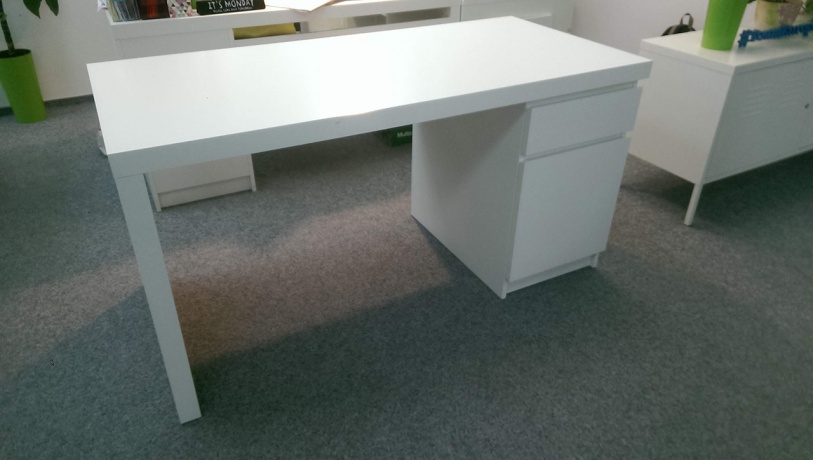 Сборка письменного стола ИКЕА МАЛЬМ